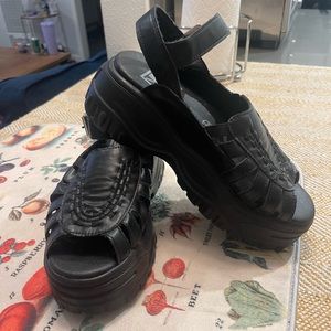 T.U.K. Faux Leather Black Wave Platform Creeper Sandal